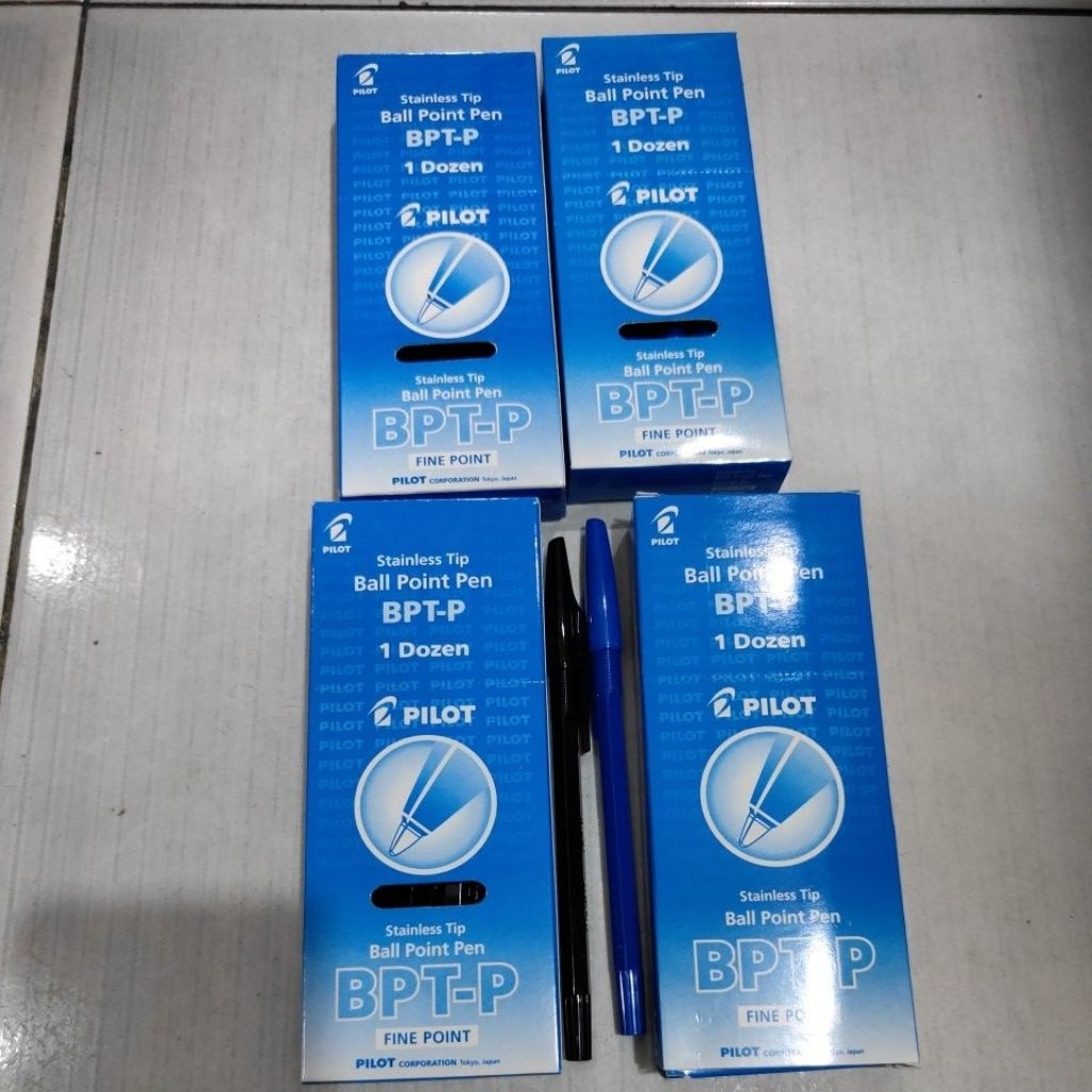 

Pen pilot hitam / biru 1 kotak isi 12 pcs