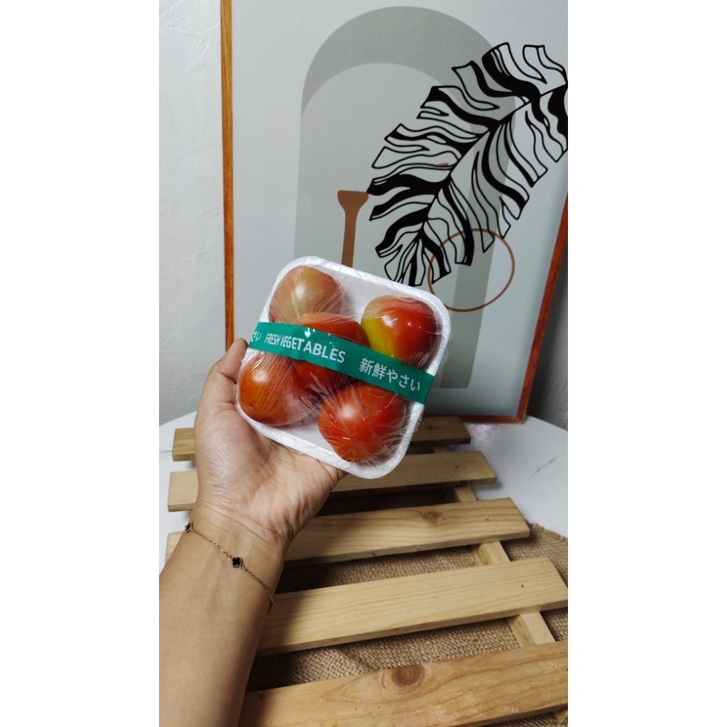 

TOMAT MERAH