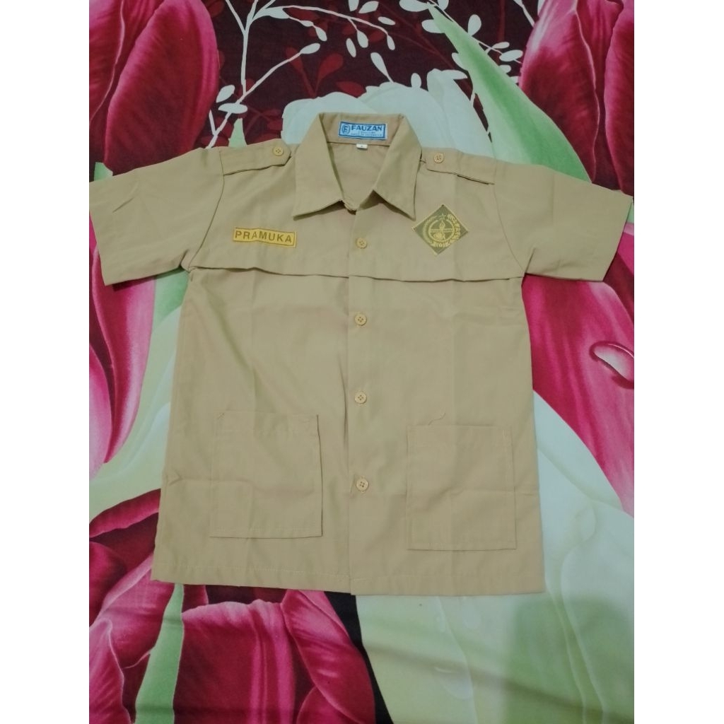 PRELOVED SERAGAM PRAMUKA SD PEREMPUAN