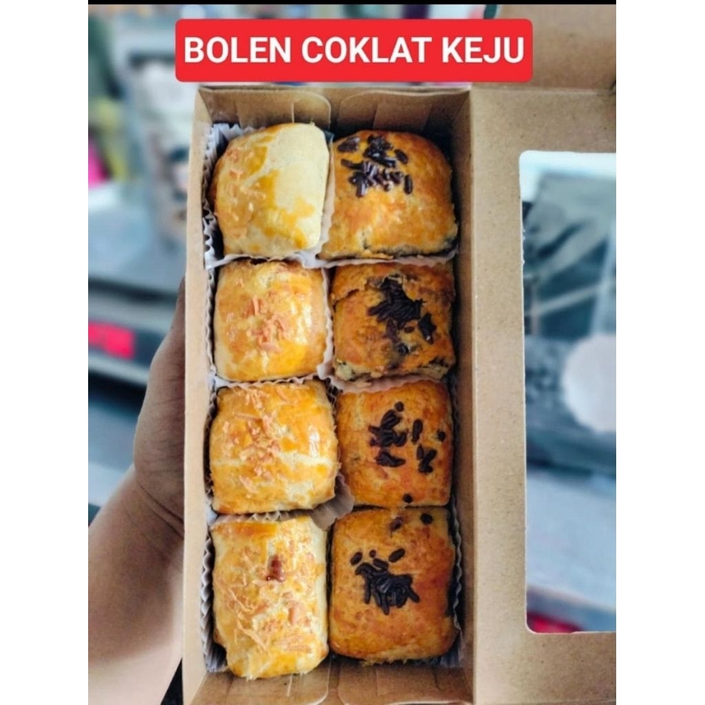 

BOLEN LUMER Isi Coklat & Keju – 1 Box Isi 8 | Roti Basah Homemade, Lumer & Wangi