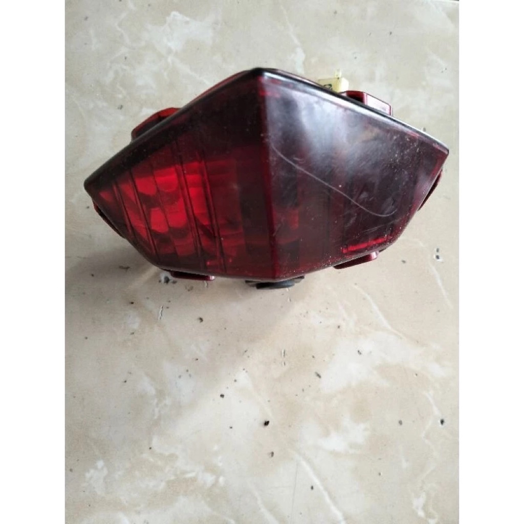 LAMPU STOP BELAKANG VIXION NEW ORIGINAL CABUTAN