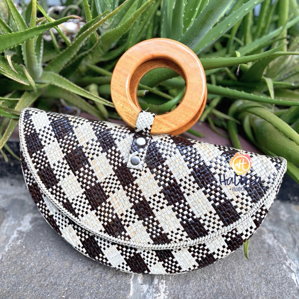 Tas Pandan Sabit Kayu/Tas Etnik Anyaman Pandan Lurik/Tas handle Kayu unik Cantik
