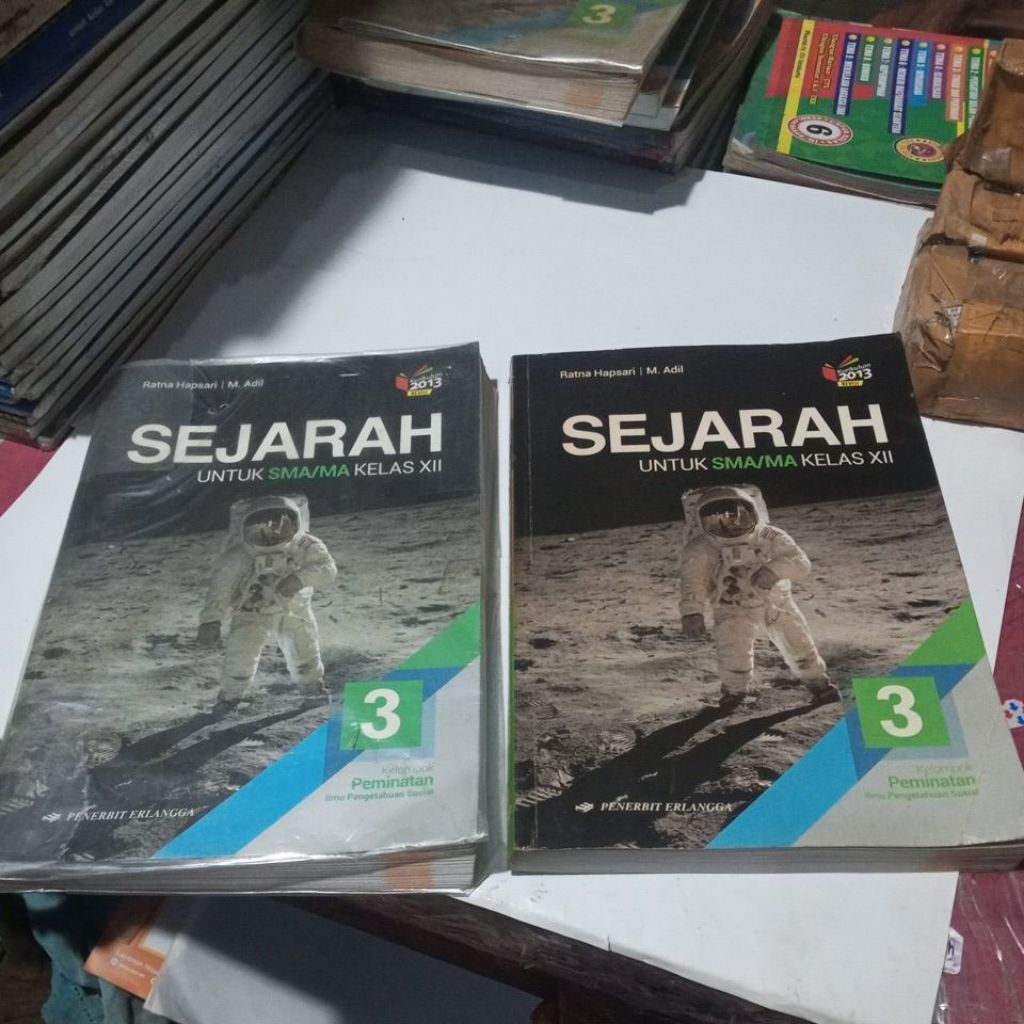 BUKU SEJARAH UNTUK SMA/MA KELAS XII/12/3 PEMINATAN KURIKULUM K13 REVISI PENERBIT ERLANGGA