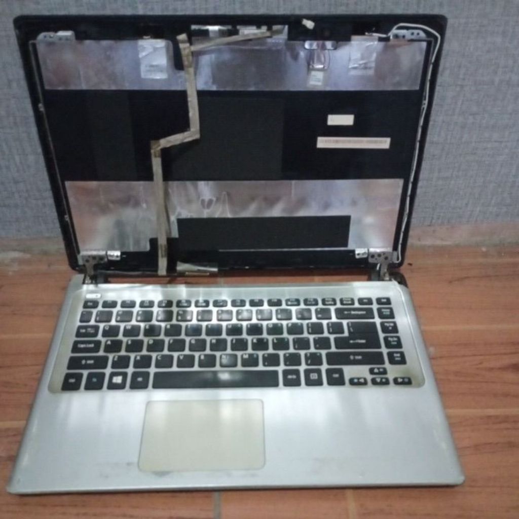 Laptop Acer Aspire V4931 series Mesin motot/gembling lcd gak ada Ram4gb DDR3