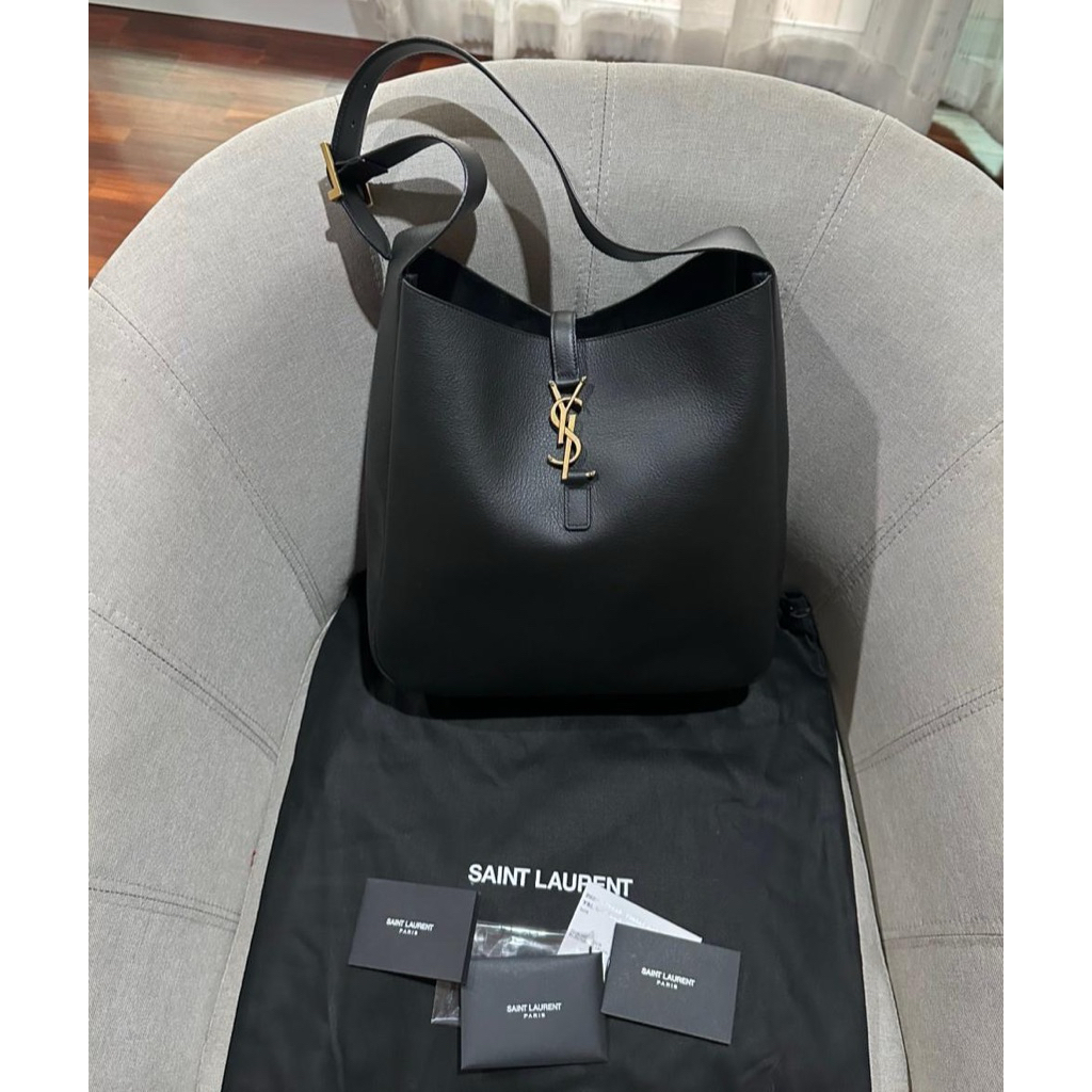 ReadyStock YSL Hobo Bag Large 2024 With db, booklet, yeardcard