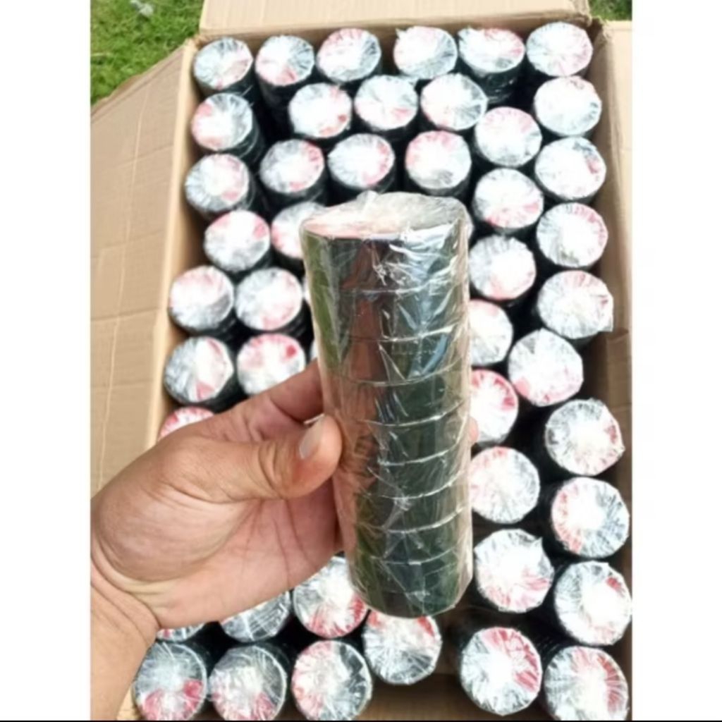 

SOLASI KERTAS HITAM & PUTIH SATU SLOP ISI 12 PCS