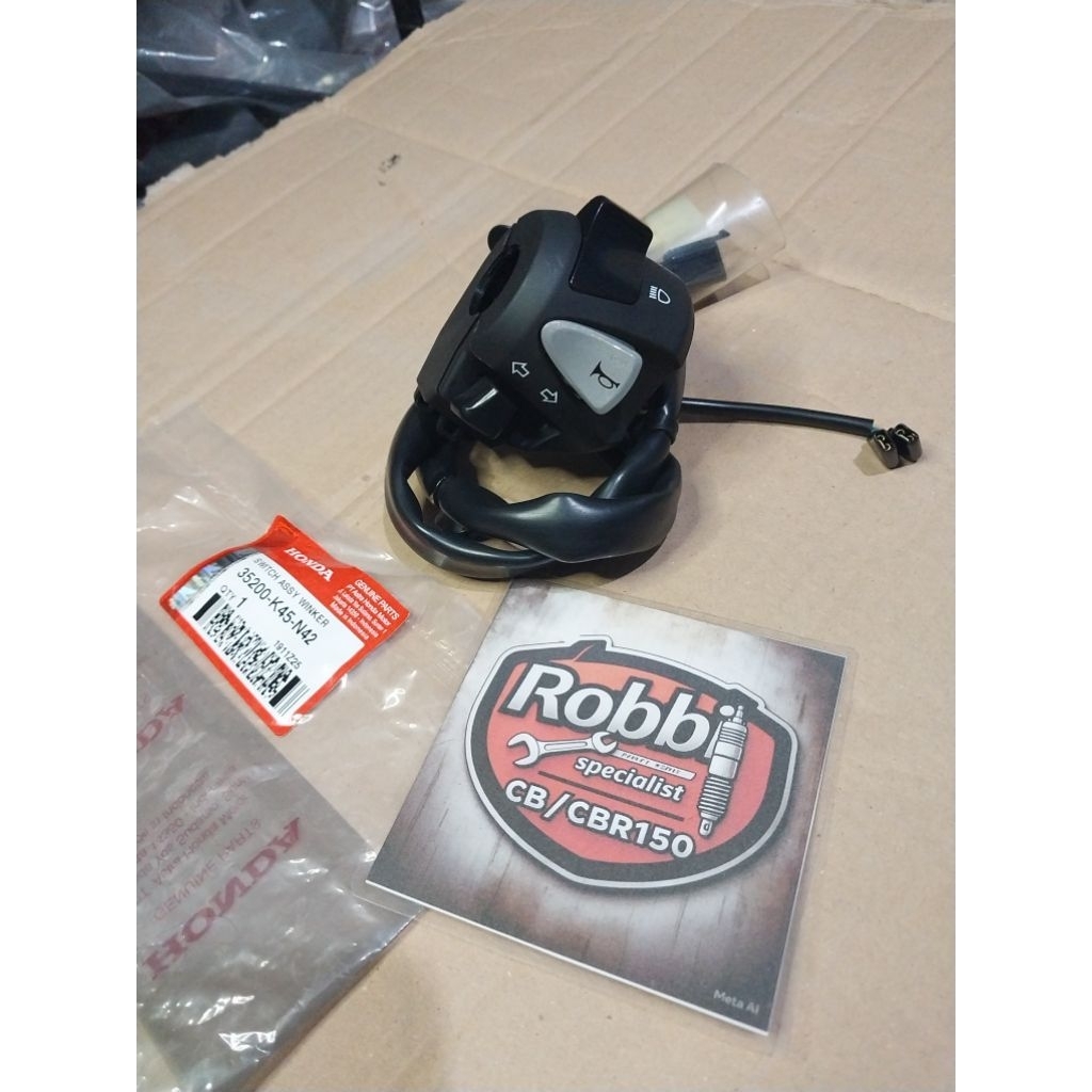 Switch Assy Winker Saklar Kiri CBR150R Led 35200-K45-N42 Original