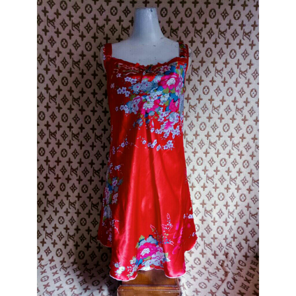 lingerie satin merah bunga