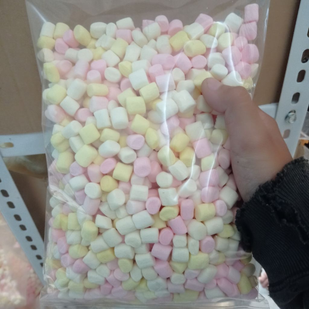 

Marshmallow Susu Berat 1kg - Untuk Membuat Berbagai Macam Makanan dan Minuman - Snack bentuk random sesuai stok yang ada