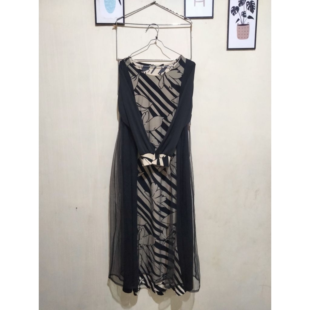Gamis Hitam Kombinasi Motif Coksu dan Tile preloved