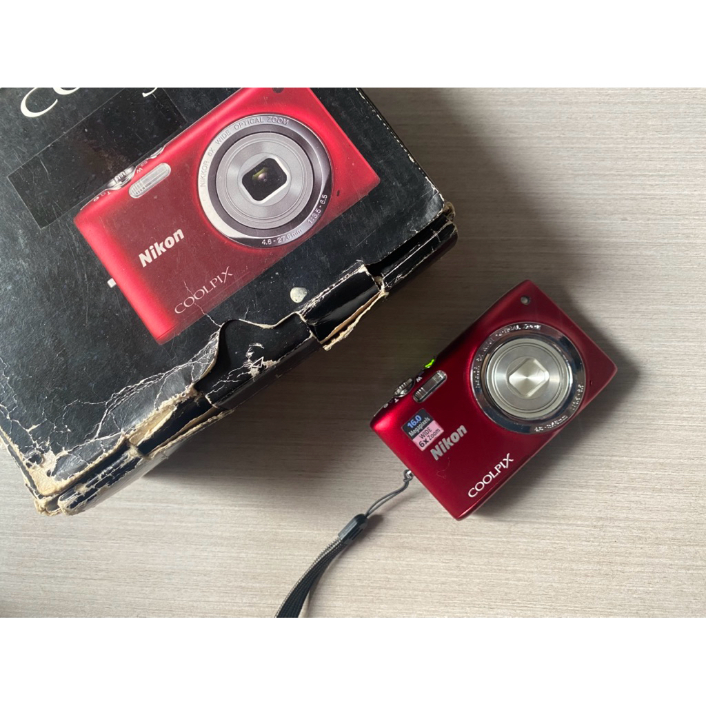 Kamera Nikon Coolpix S2700