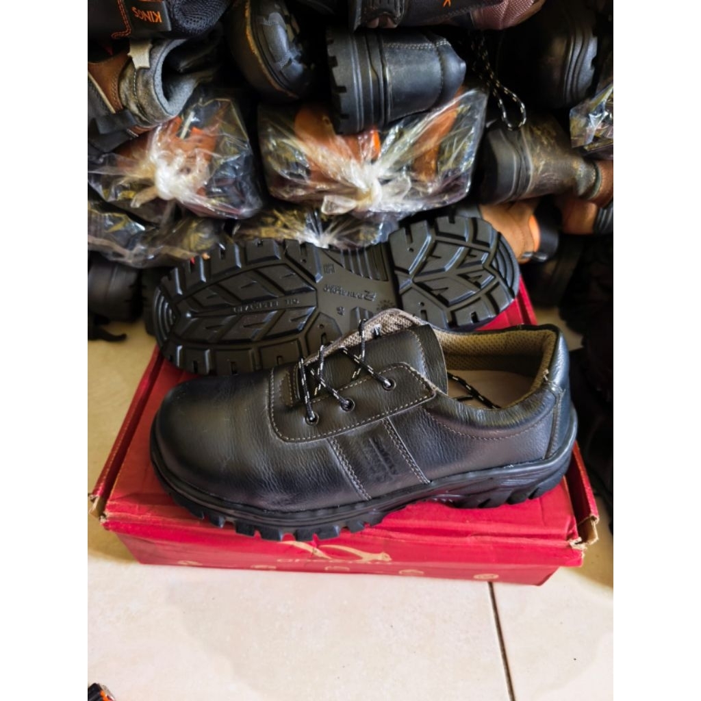 Sepatu safety Pengamanan | Kings tali Second Sol tahan minyak