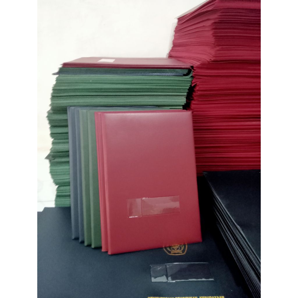 

Map Polos || Sampul Polos, Isi 10 Lembar (Merah Marun)