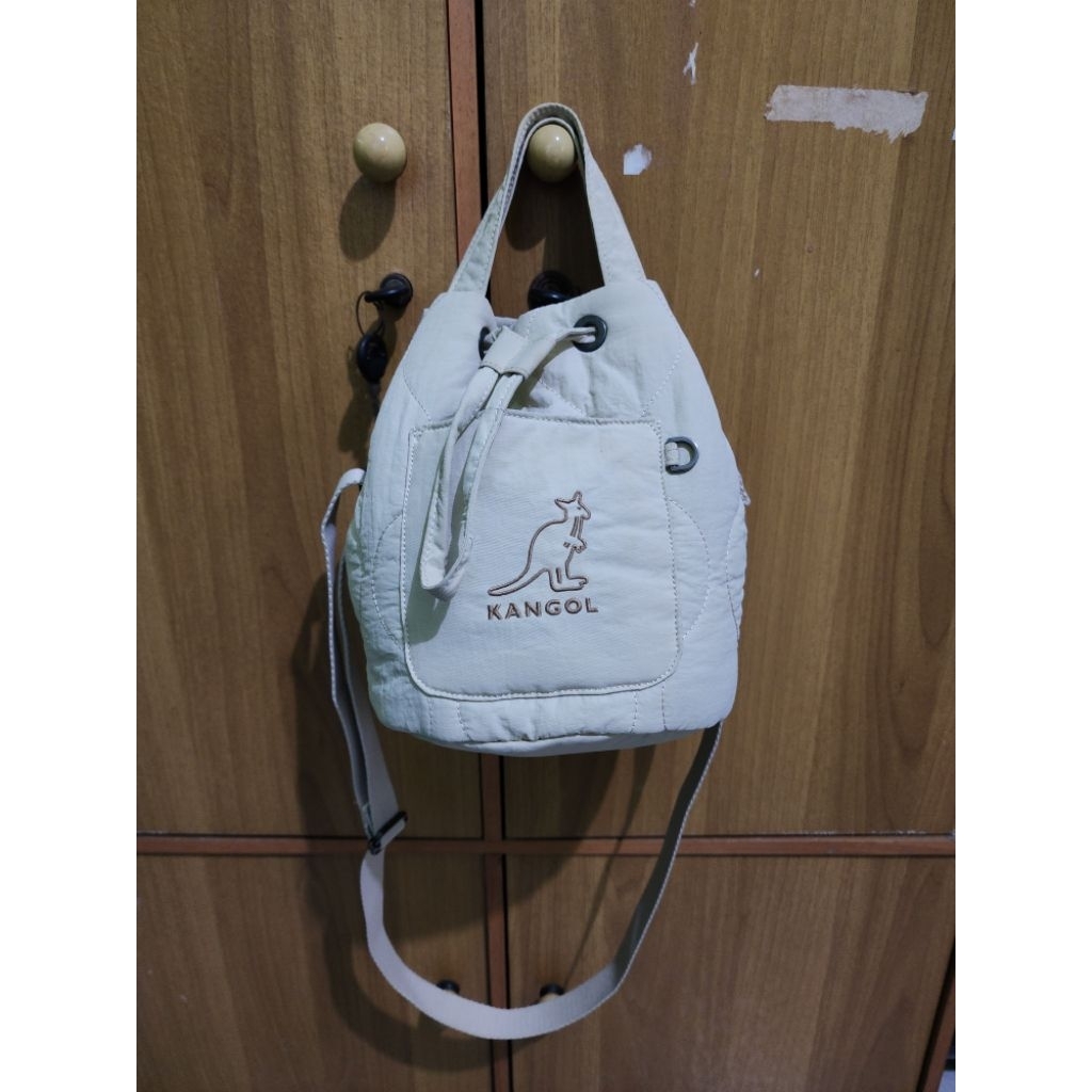 KANGOL BUCKET SERUT SLING BAG