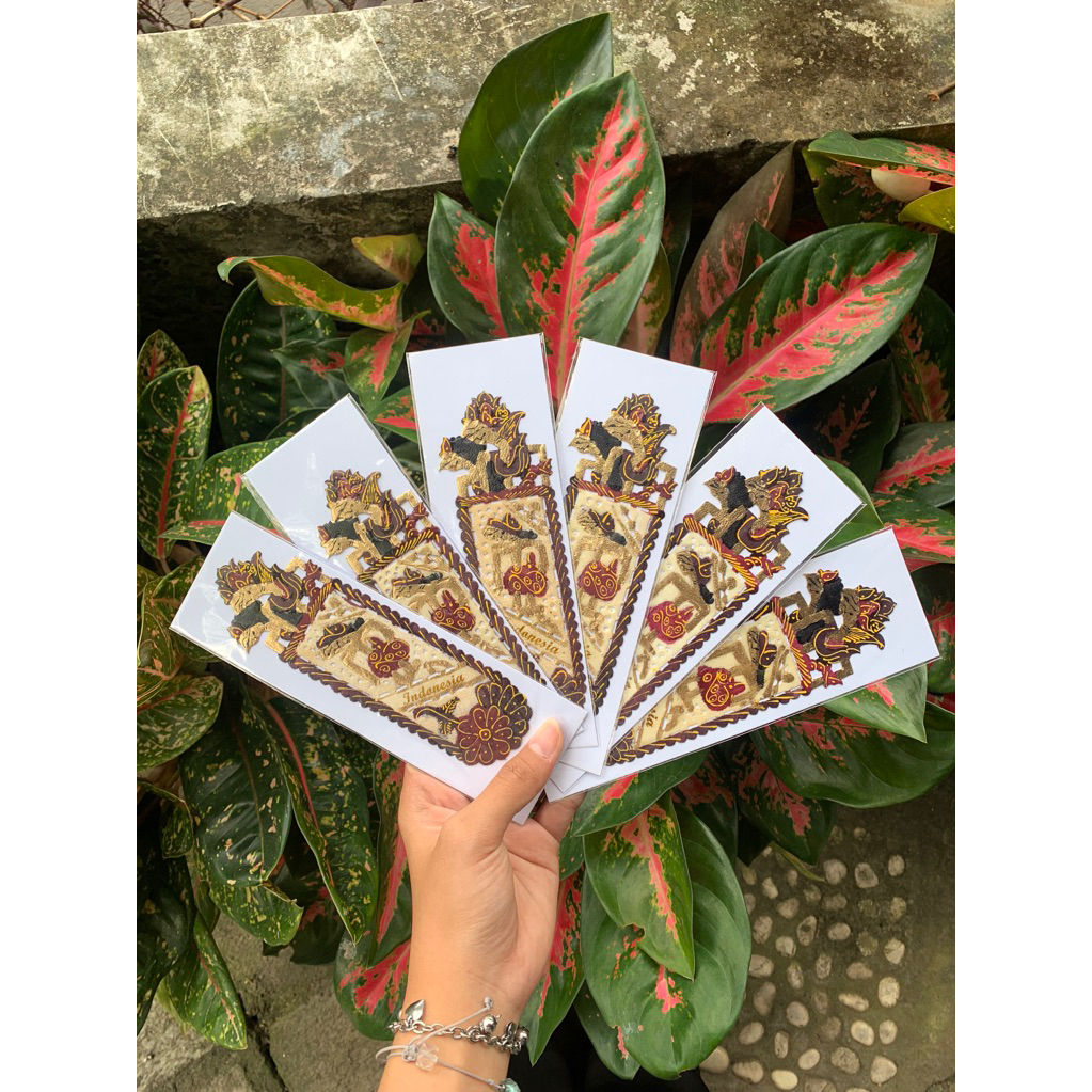 

pembatas buku wayang