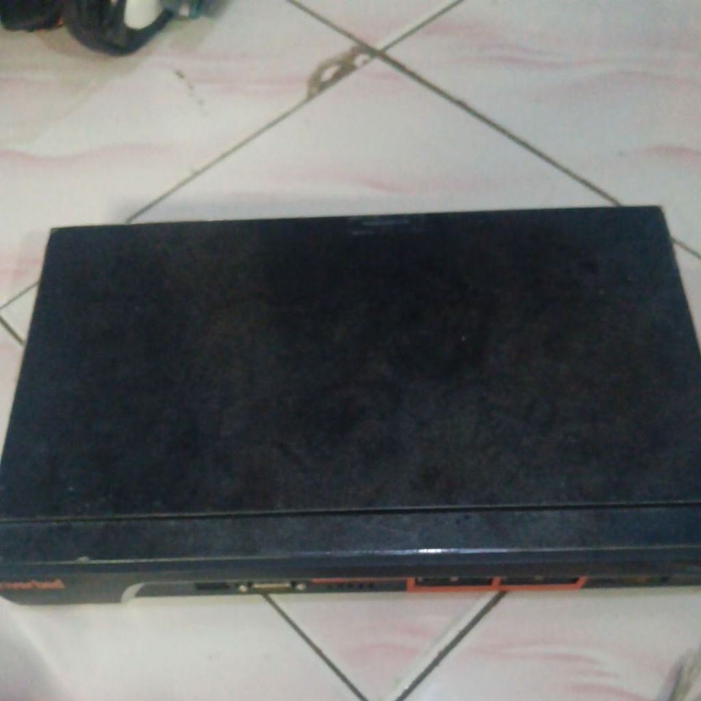 Siapa tau ada yg tau mau di jual aja lah yg minay bisa chat inbok atau wa 082320734451  ONU/ONT ZTE 