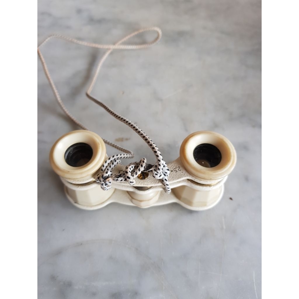 teropong/kekeran antik jerman