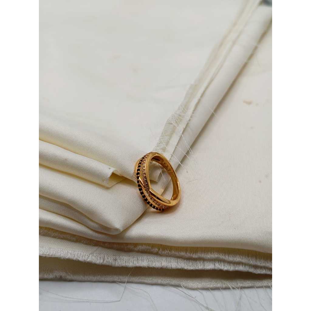 Cincin Wanita Mata Putih Dan Hitam Elegan Dan Simple Lapis Emas