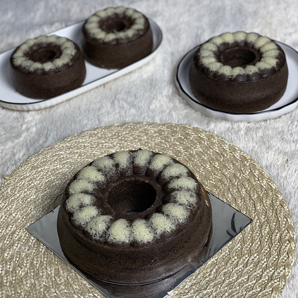 

Bolu Ketan Hitam Keju Lumer Premium Butter uk 13/16/20/24 cm Homemade By Ramachef