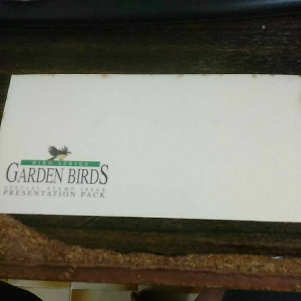 

Prangko Singapore garden birds