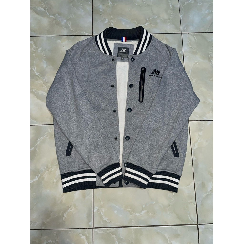varsity jaket preloved