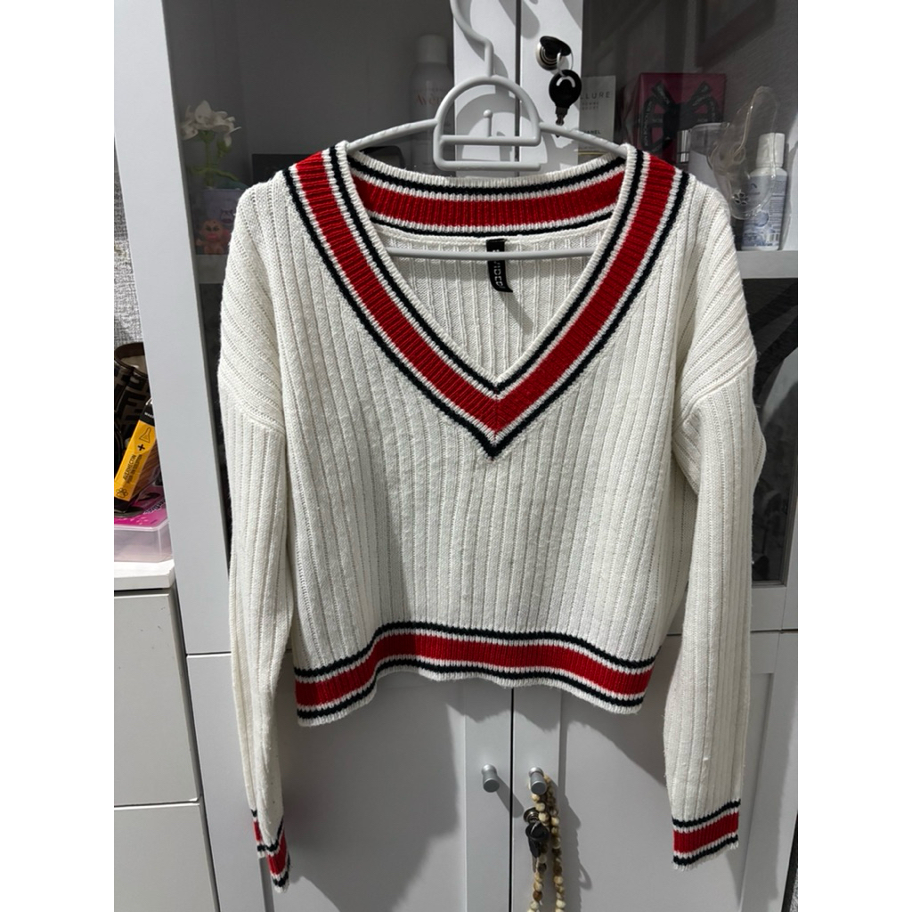 H&m sweater crop top Rare item