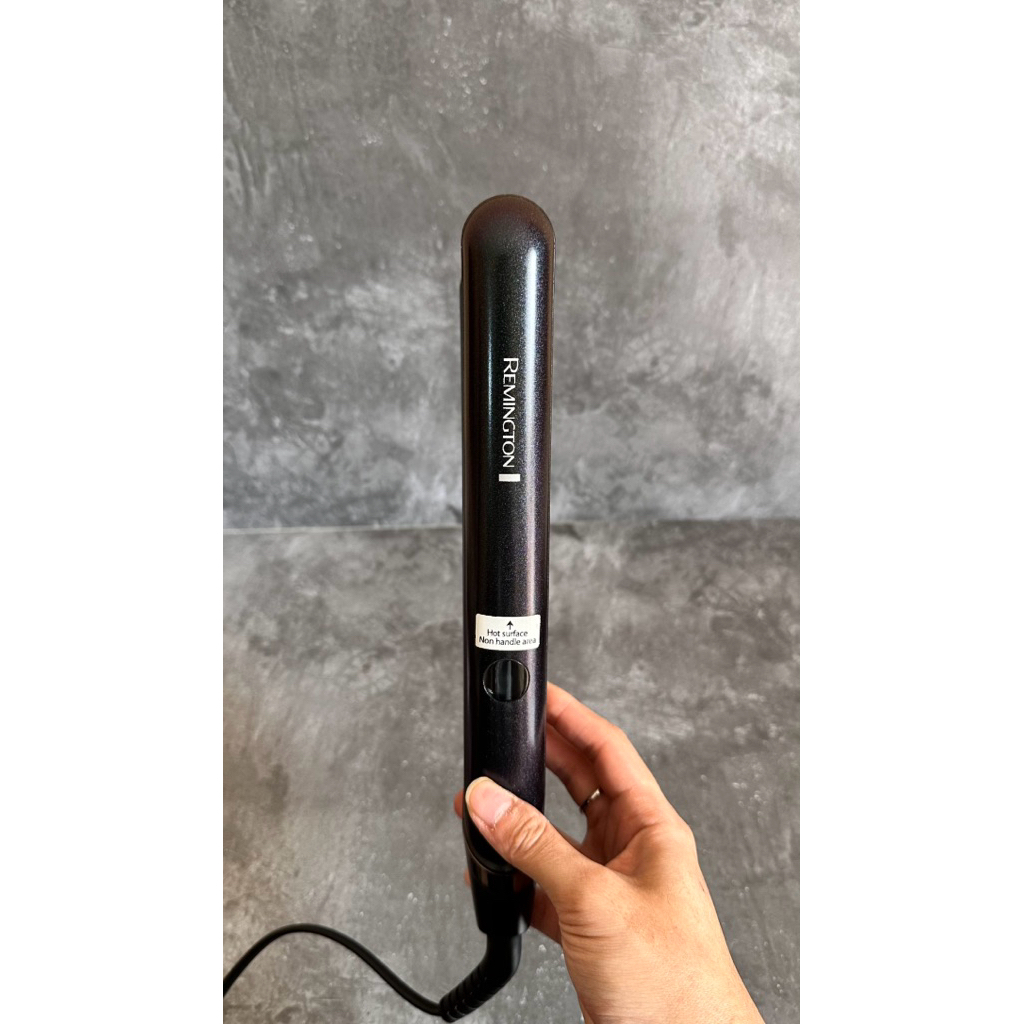 Catokan Remington Illusion / Pelurus rambut wanita