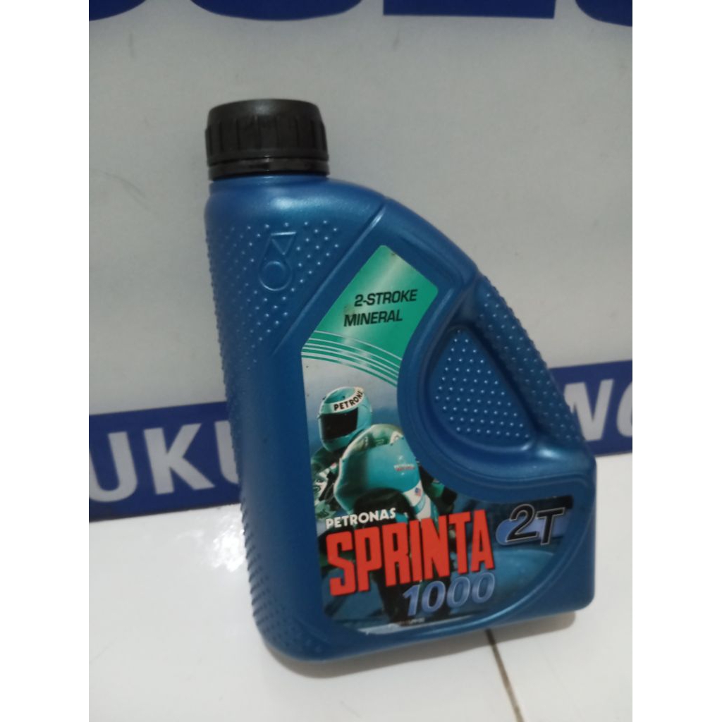 oli 2t sprinta 1000 kemasan 1ltr  Made in Petronas malaysia