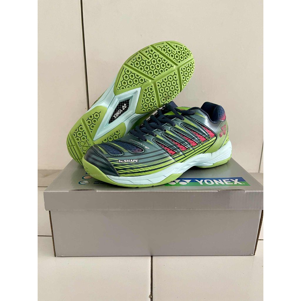 Sepatu Badminton Yonex Tour Dominant 2