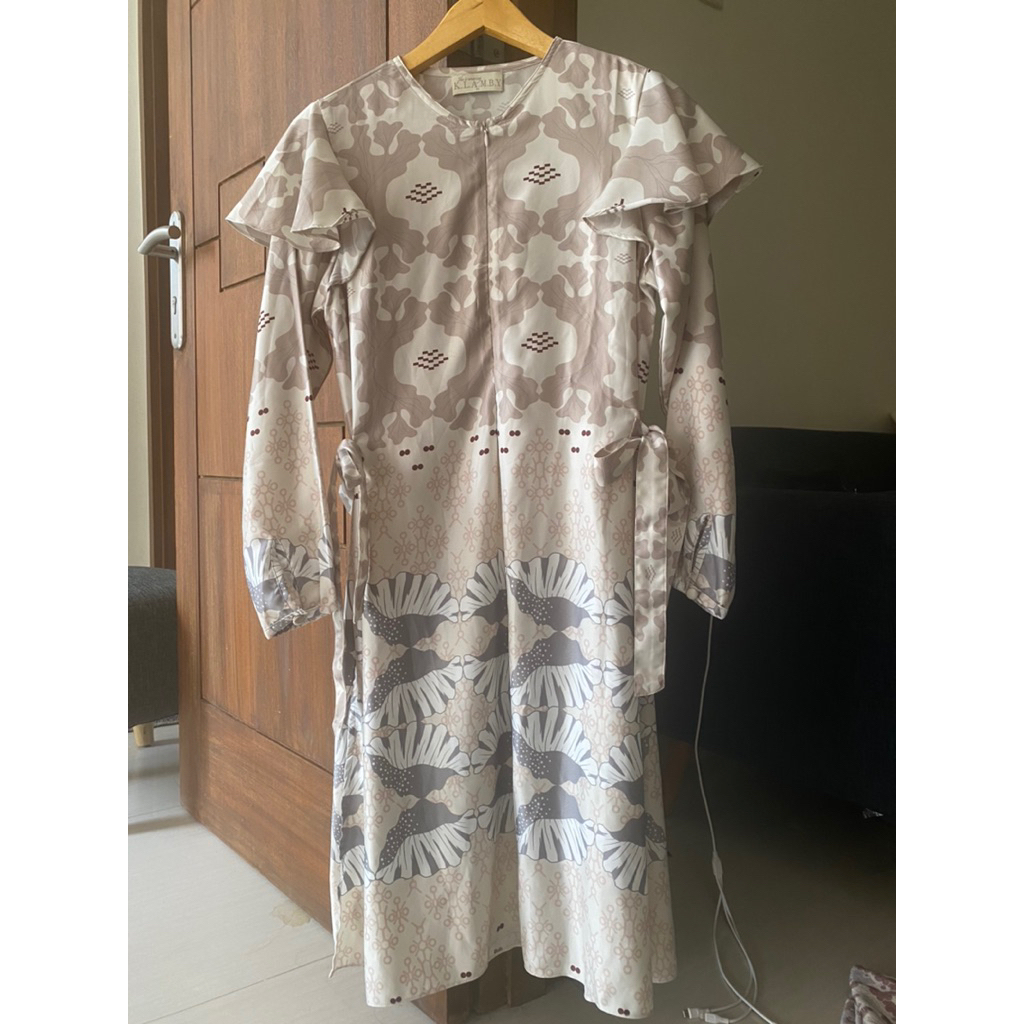 wearing Klamby tunik