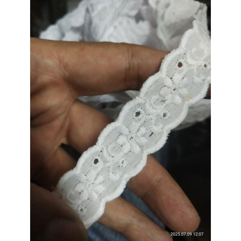 renda katun harga 30.000/15 yar renda kain katun tengahan renda mukena renda baju renda bordir putih