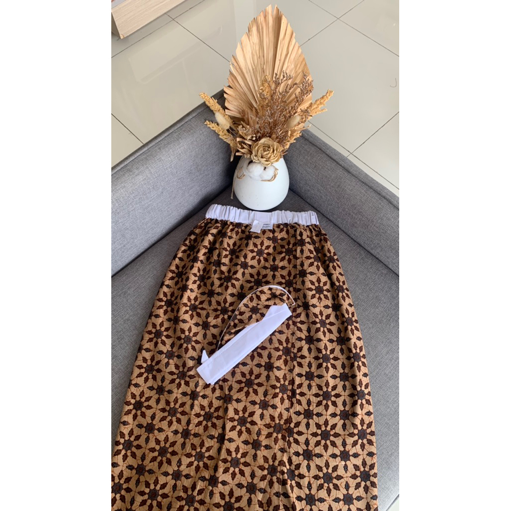 Kamen Jadi Anak Laki Laki Random