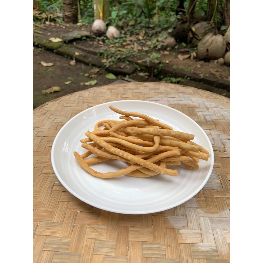 

Snack Kue Bawang Gurih Asin – Camilan Tradisional | Min. Beli 1.5 Kg