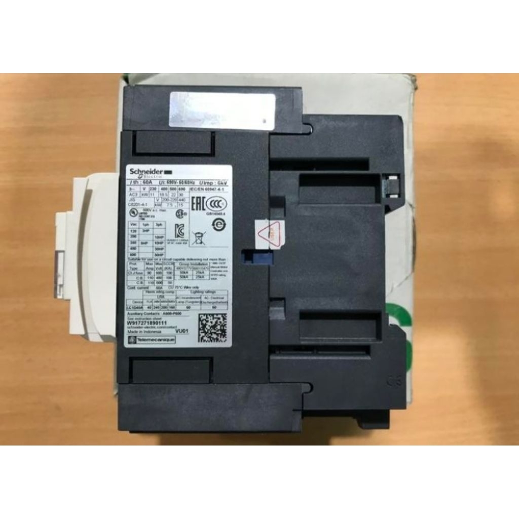 Contactor / kontaktor Schneider LC1D40AM7 3P 6A