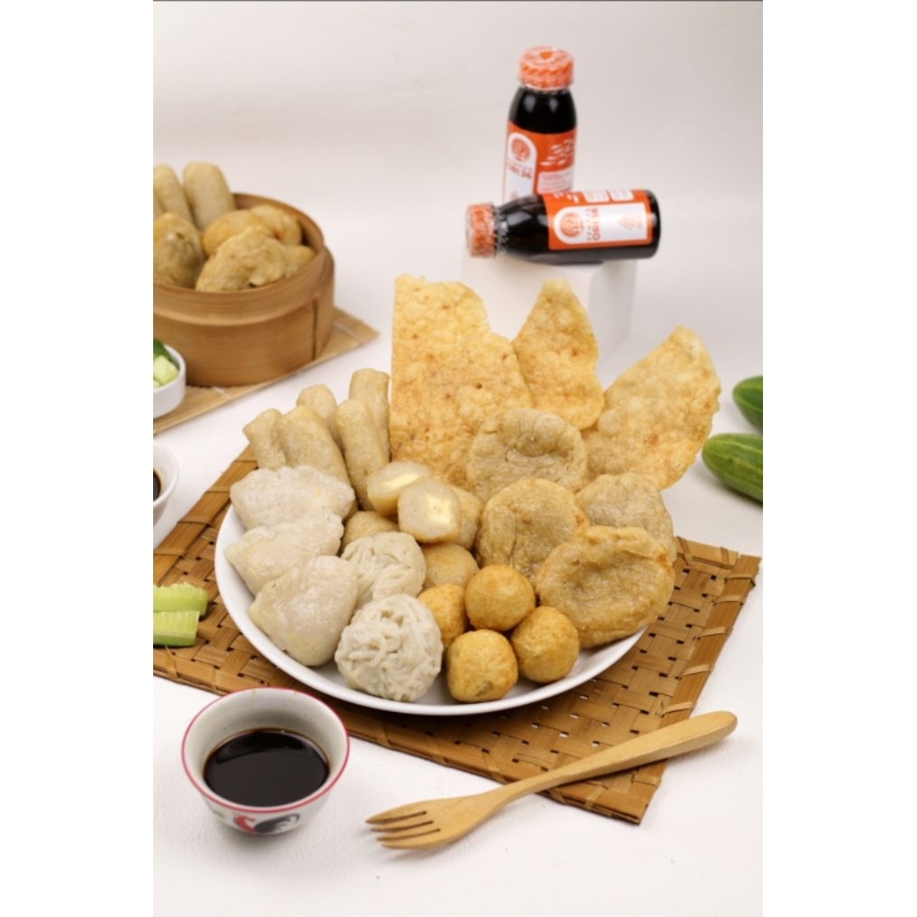 

PEMPEK palembang campur isi 20 pcs free cuko pempek ikan tenggiri premium