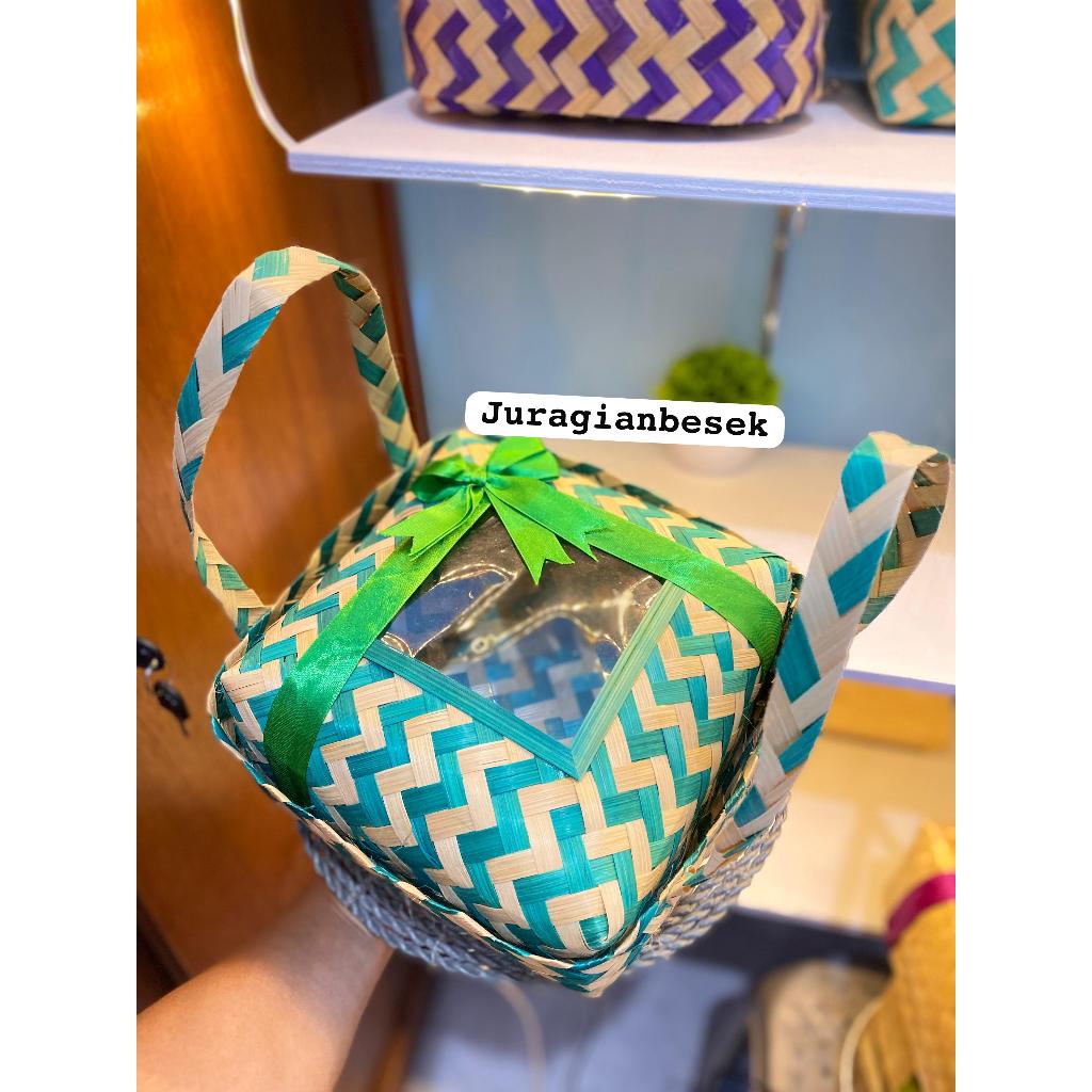 

BESEK BATIK JINJING + MIKA 20X20