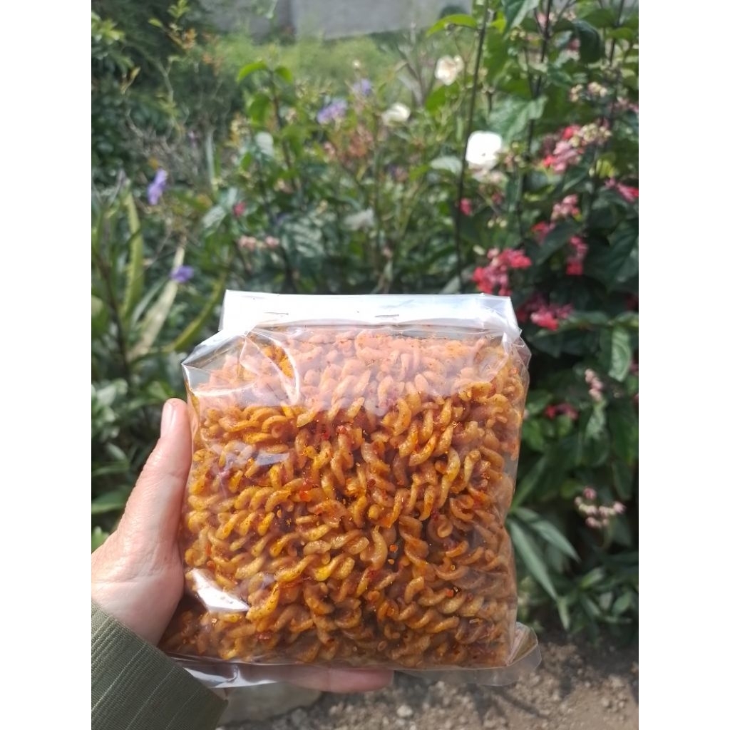 

seblak kering makroni spiral,makroni uril 250 gr daun jeruk pedas