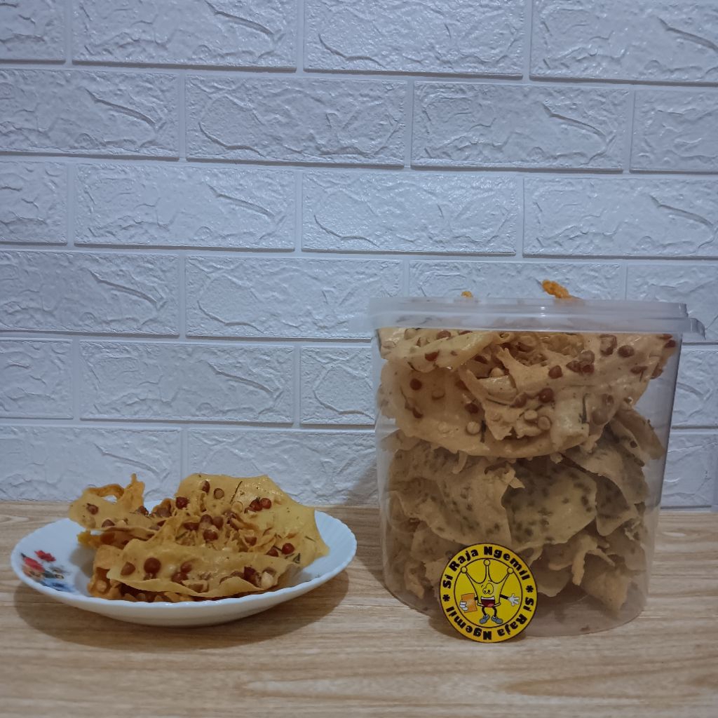 

Rempeyek /peyek Kacang Tanah Garing KriukToples 5 Liter Si Raja Ngemil
