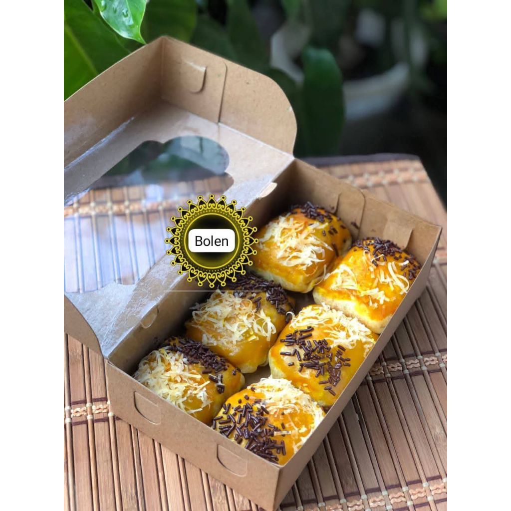 

bolen homemade dijamin fresh .. dibuat langsung dikirim