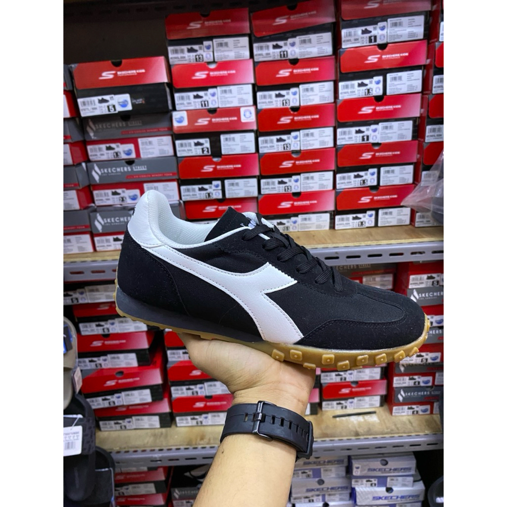 sneakers pria sepatu diadora original / Diadora pavia mens sneakers shoes-black