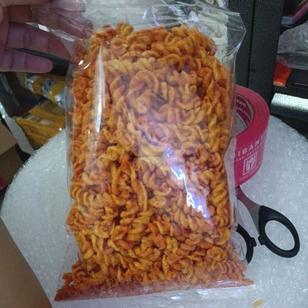 

Makaroni Spiral Pedas Gurih Enak 250 gr