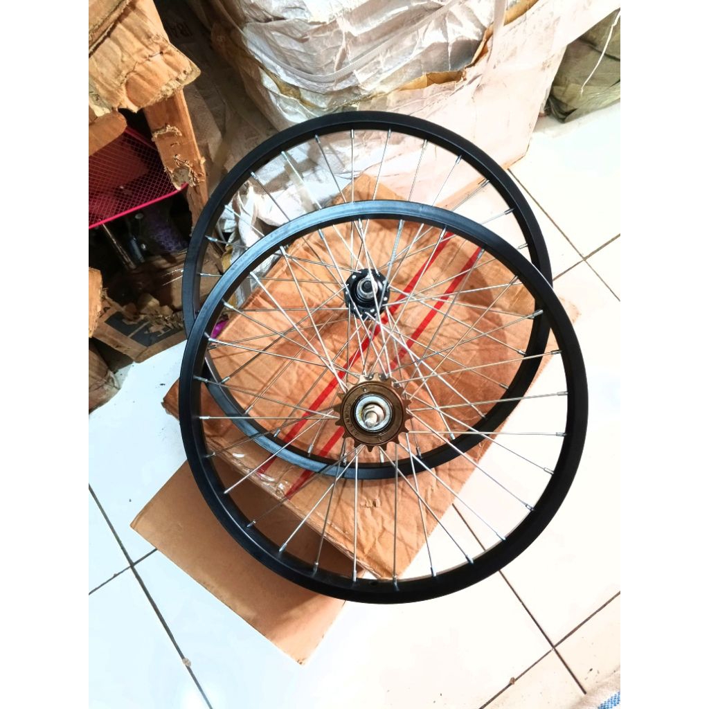 Velg pelek sepeda anak ukuran 18 sepasang depan dan belakang kuat sudah lengkap dengan gir