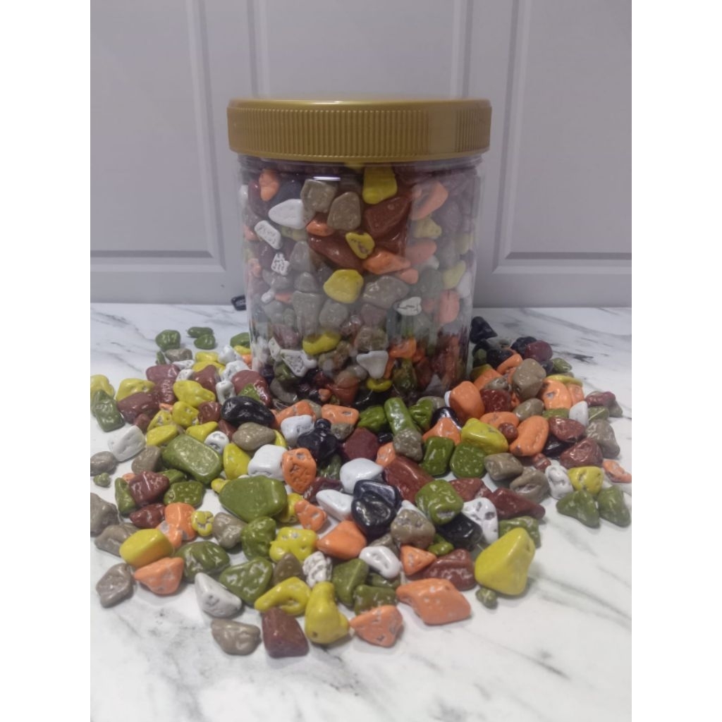 

Coklat Batu Kerikil Coklat Turki kemasan toples 500gr oleh-oleh khas haji dan umrah.