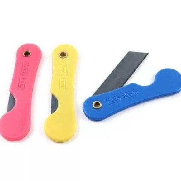 

CUTTER LIPAT PER 1PCS/CUTTER KECIL TERMURAH DAN TERLARIS