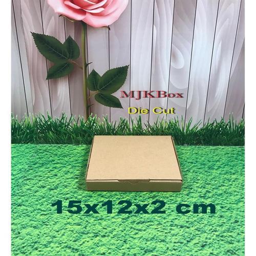 

KARDUS/ KARTON/BOX UK. 15X12X2CM.........MODEL KARDUS PIZZA