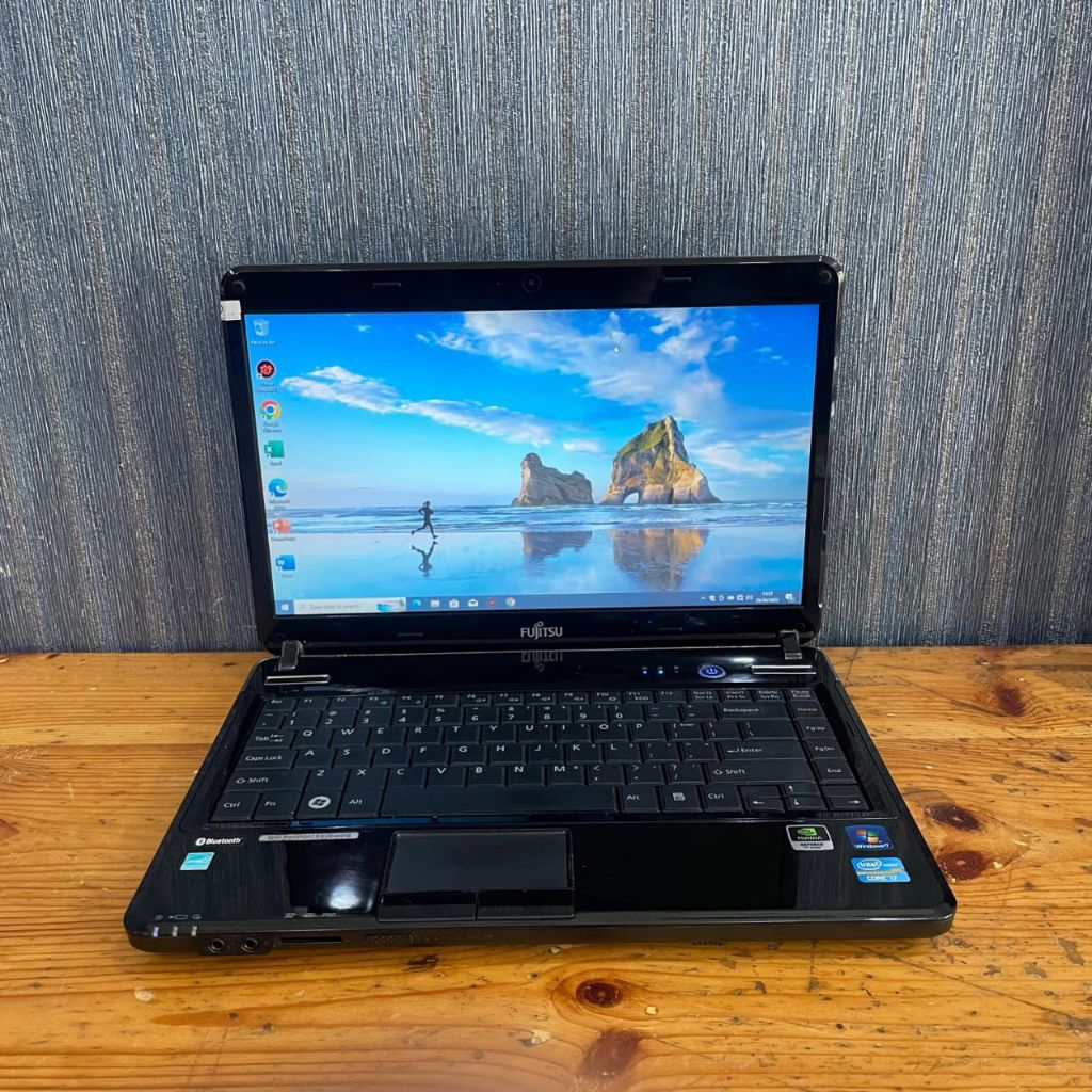 Laptop Fujitsu Lifebook LH531, Core i7-2620M Ram 8Gb SSD 128Gb Dualvga Nvdia Geforce 410M+intel HD G