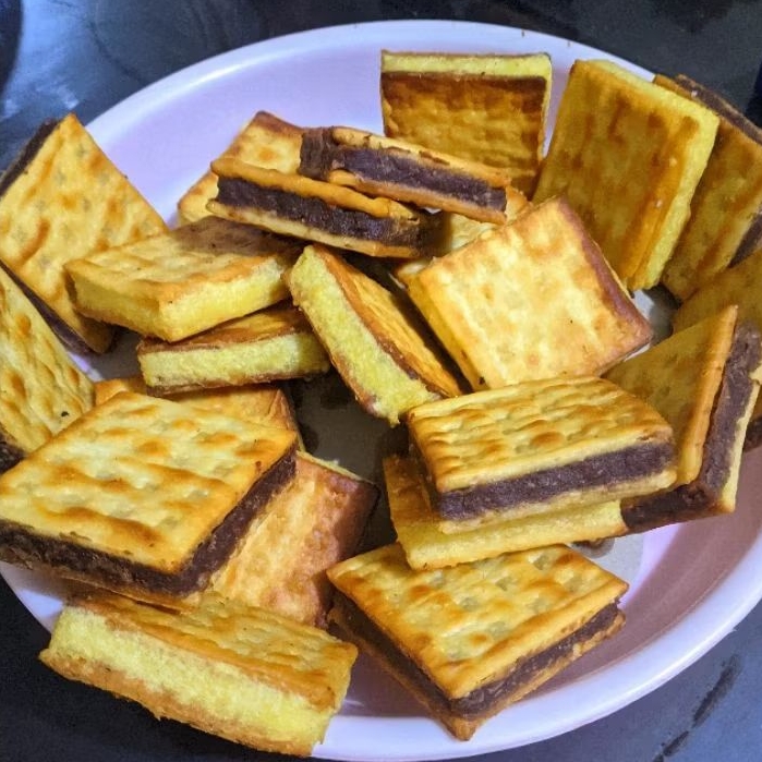 

Kue Gabin Isi Tape Manis & Coklat – Cemilan Rumahan Enak