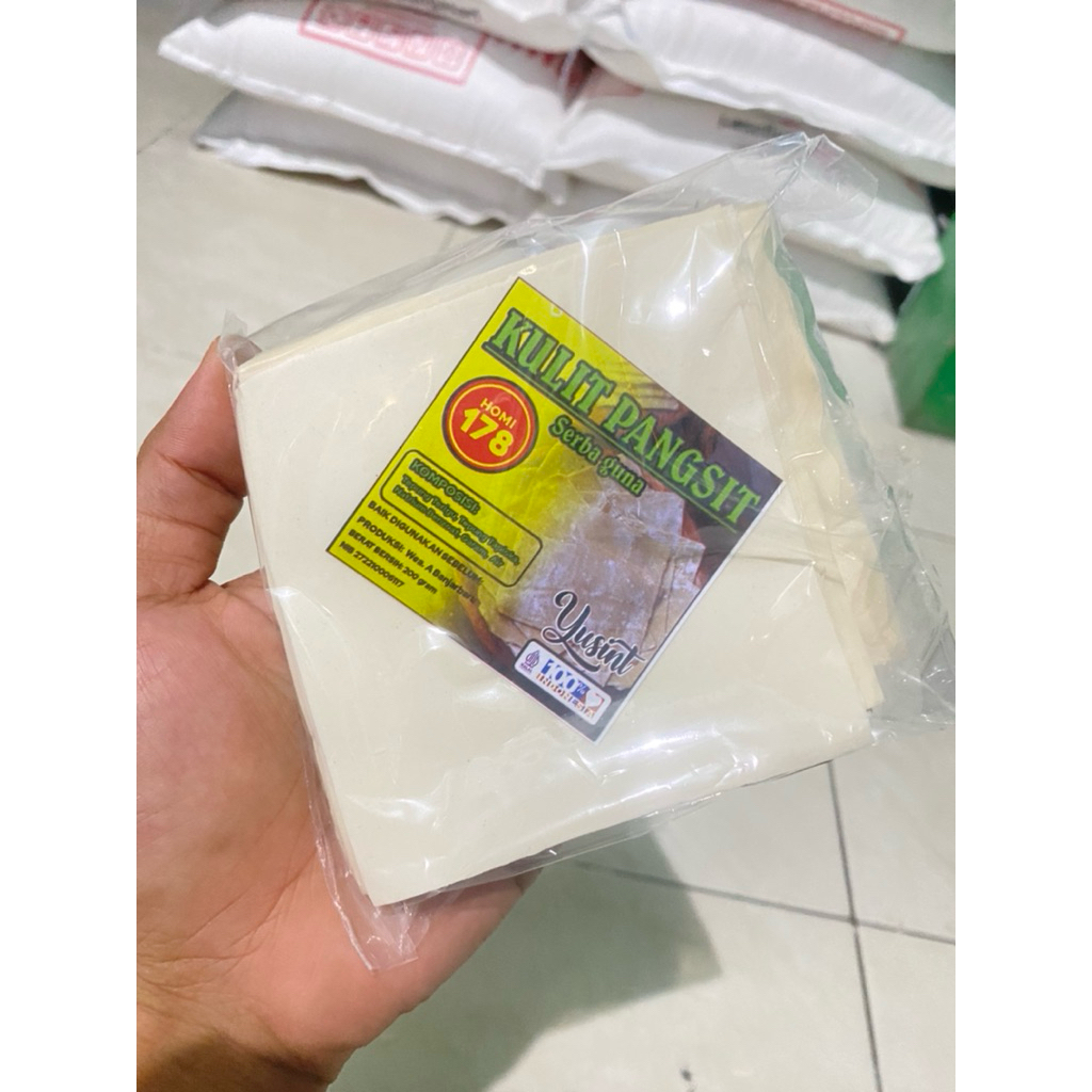 

Kulit Pangsit 10x10 200gr isi -+20 lembar