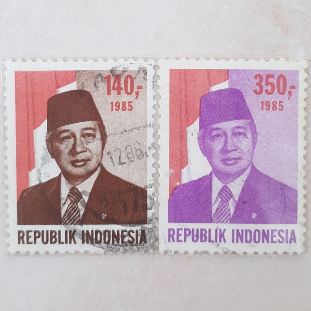 

(ID6) Perangko Indonesia Presiden Soeharto Tahun 1985 set lengkap - 2pcs