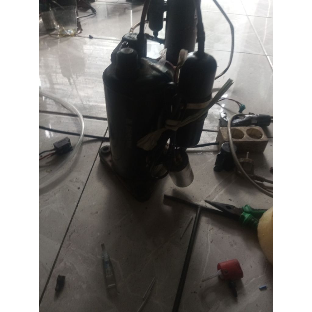 kompresor AC/ kompresor udara / kompresor buat ngecat / kompresor daya rendah / kompresor alternatif